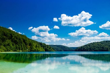 Yansımanın Plitvice Gölleri, Hırvatistan