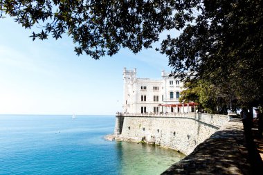 Trieste, İtalya'nın Körfez Miramare kalesinde