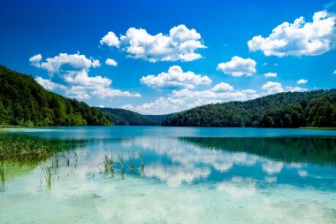 Yansımanın Plitvice Gölleri, Hırvatistan