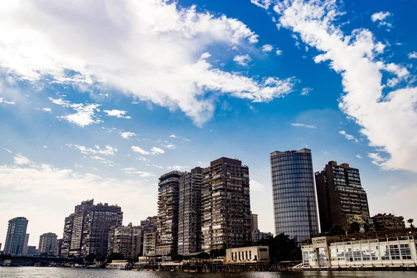 Byggnader på bakgrund i Kairo, Egypten Stockfoto