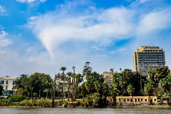 Byggnader på bakgrund i Kairo, Egypten Royaltyfria Stockbilder