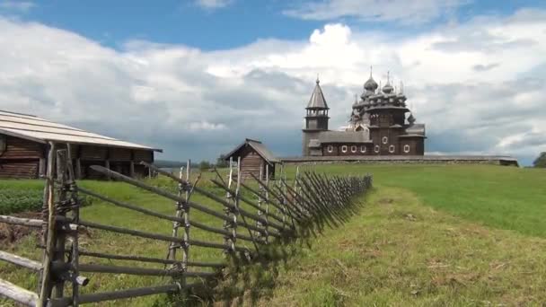 Ryska ortodoxa kyrkan i Kizji — Stockvideo