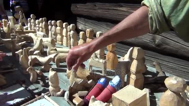 Handgemachtes Holzspielzeug — Stockvideo