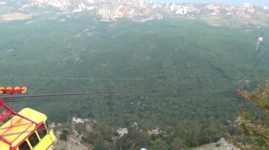 Hava demiryolu tramvay aşağı gidiyor