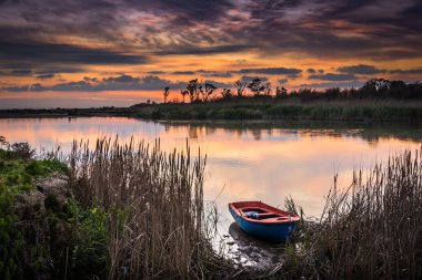 Günün sonunda bekleyin