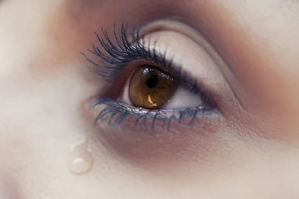 The eye of cryng female — Stock Photo, Image