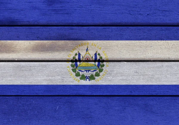 Bandera de la República de El Salvador sobre una madera — Foto de Stock