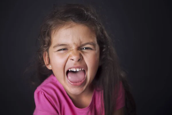 Schreiendes kleines Mädchen — Stockfoto