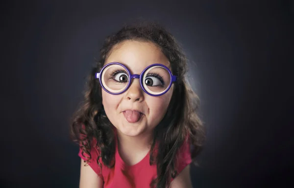 Lustiges sechsjähriges Mädchen — Stockfoto