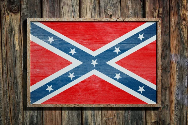Bandera confederada sobre fondo de madera —  Fotos de Stock