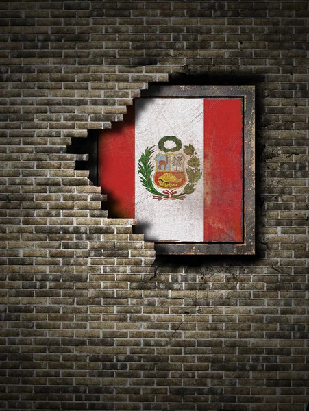 Παλιά Περού σημαία στον τοίχο από τούβλα — Φωτογραφία Αρχείου