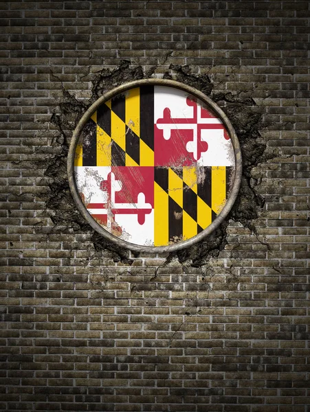 Vieux drapeau du Maryland dans un mur de briques — Photo