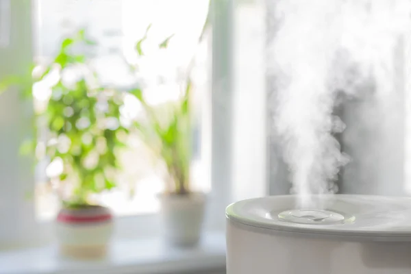 Steam from humidifier — Stock Photo, Image