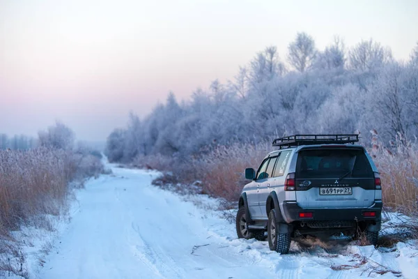 Khaberovsk, Rosja - 5 stycznia 2017 r.: Mitsubishi Pajero Sport na — Zdjęcie stockowe