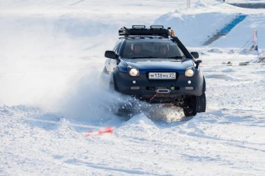Habarovsk, Rusya - 28 Ocak 2017: Isuzu Vehicross sürme