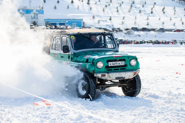 Chabarovsk, Rusko - 28. ledna 2017: Uaz 469 jízda na sněhu — Stock fotografie