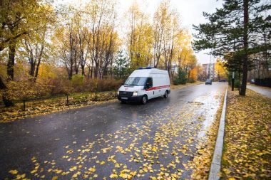 Habarovsk, Rusya - 14 Ekim 2017: Ambulans Street ben