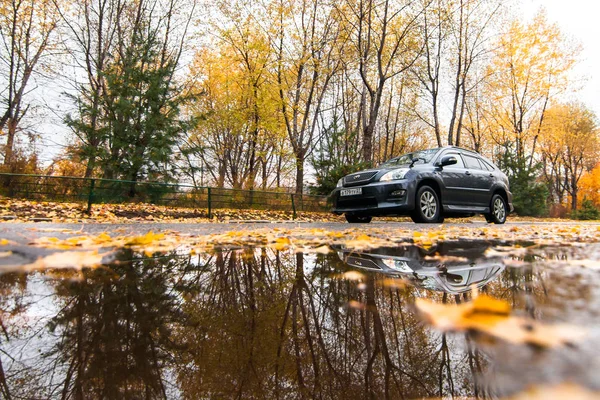 Khabarovsk, Federacja Rosyjska - 14 października 2017: Czarny Toyota Harrier na — Zdjęcie stockowe