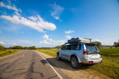 Lesozavodsk, Rusya - 16 Ağustos 2014: Mitsubishi Pajero spor w