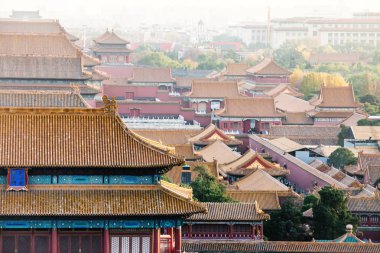 Jingshan Park 'tan Yasak Şehir' e bak. 