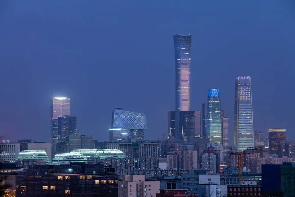 Vue de nuit sur les gratte-ciel de Pékin — Photo