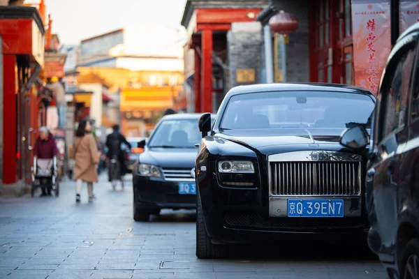 Пекін, Китай - 11 листопада 2019: Rolls-Royce на маленькому — стокове фото