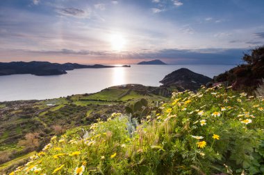 Pitoresk Milos Adası manzara