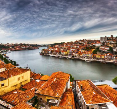 Porto 'daki Douro Nehri
