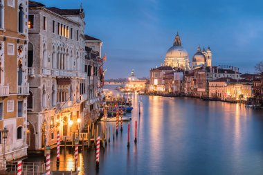 Venedik gece grand canal