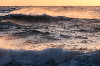 Gün batımı dalgalar, Yunanistan