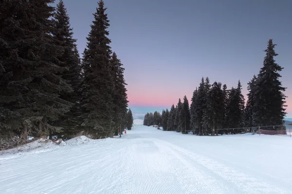 Declive de esqui perfeito — Fotografia de Stock