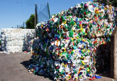 plastik çöp için daha fazla alay briket içine rammed