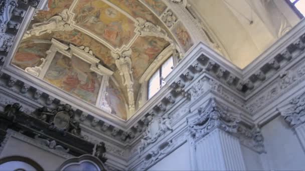 L'interno della chiesa — Video Stock