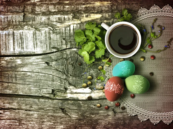 Eine Tasse Kaffee auf einer hölzernen Textur. — Stockfoto