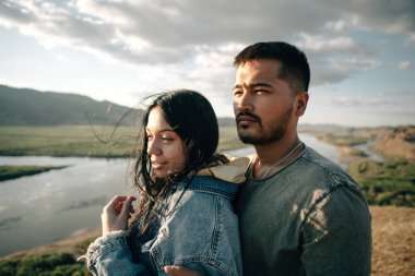 Tepedeki Susnet 'te bir çift