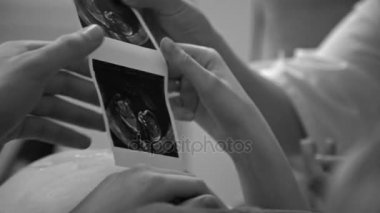 Hamile kadın hastanede ofiste tarama sonogram sahip