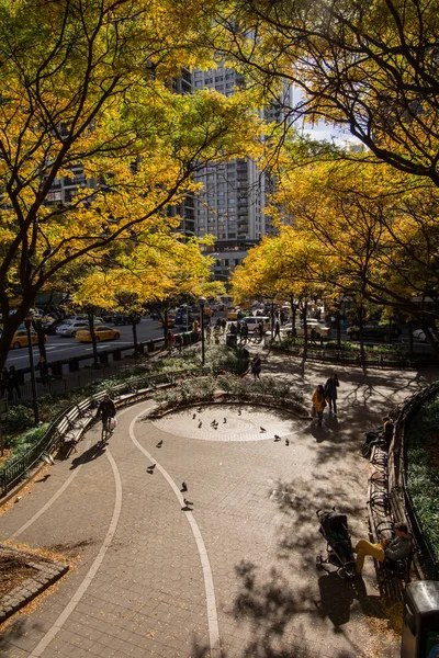 New York City'de küçük kare — Stok fotoğraf