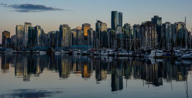 Stanley Parkı Vancouver akşam, güzel görünümünde