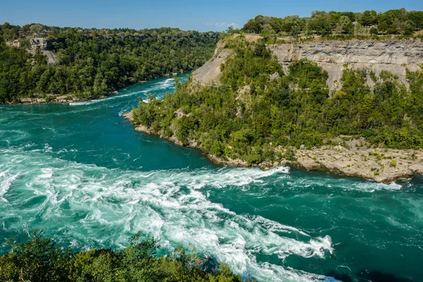 El río Niágara en los rápidos del remolino —  Fotos de Stock