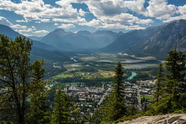 Montañas Rocosas Canadienses. Parque Nacional Banff. Alberta, Canadá . — Foto de Stock