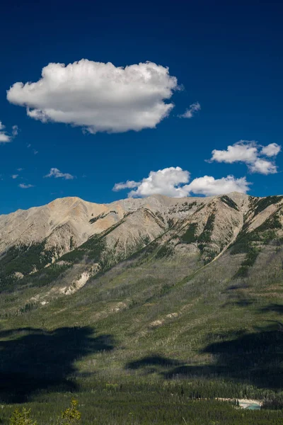 Canadian mountains, clouds — Stock Photo, Image