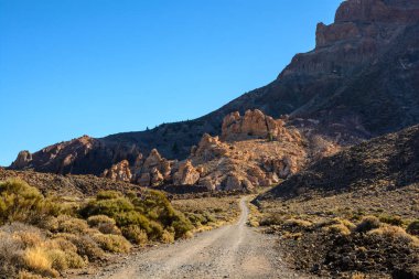 Dağ yolu. Las Canadas Ulusal Parkı 'nda seyahat, Pico del Teide, Tenerife