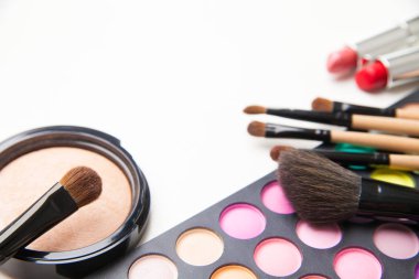 Farklı renkli yüz kozmetik