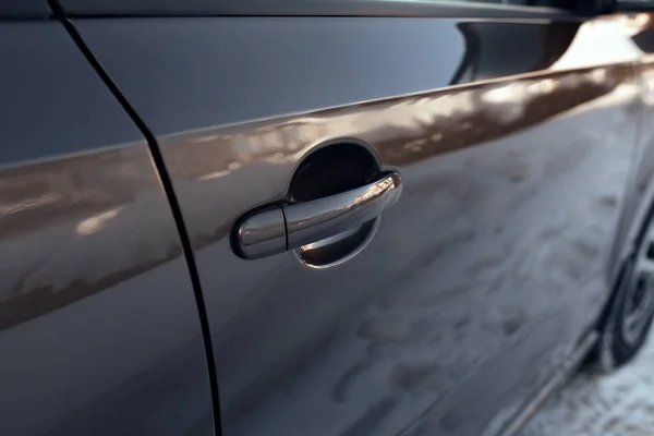 Yttre handtag av öppnandet av en bil dörr närbild — Stockfoto