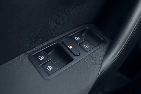 Автоматические кнопки управления окном автомобиль — стоковое фото