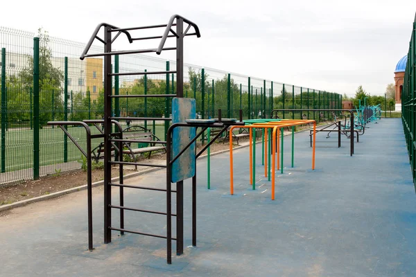 Вид спортивной площадки для уличных тренировок Стоковая Картинка