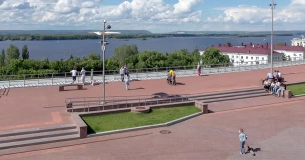 Samara Zafer Meydanı şehrin Samara Rusya Volga Nehri üzerinde — Stok video