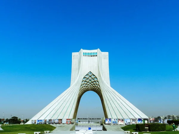 Torre Azadi em Teerão Irão — Fotografia de Stock