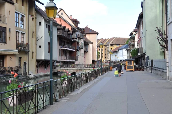 Annecy. Francie. Pohled na staré Annecy. — Stock fotografie