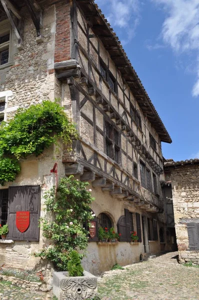 In Francia. Perouges .Vecchio villaggio  . — Foto Stock